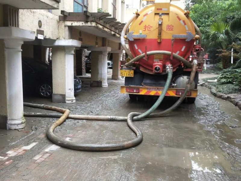 新市区金阳卫星花园附近专业清淘隔油池管道